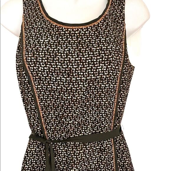 Laurel Shift Dress - Picture 3 of 7